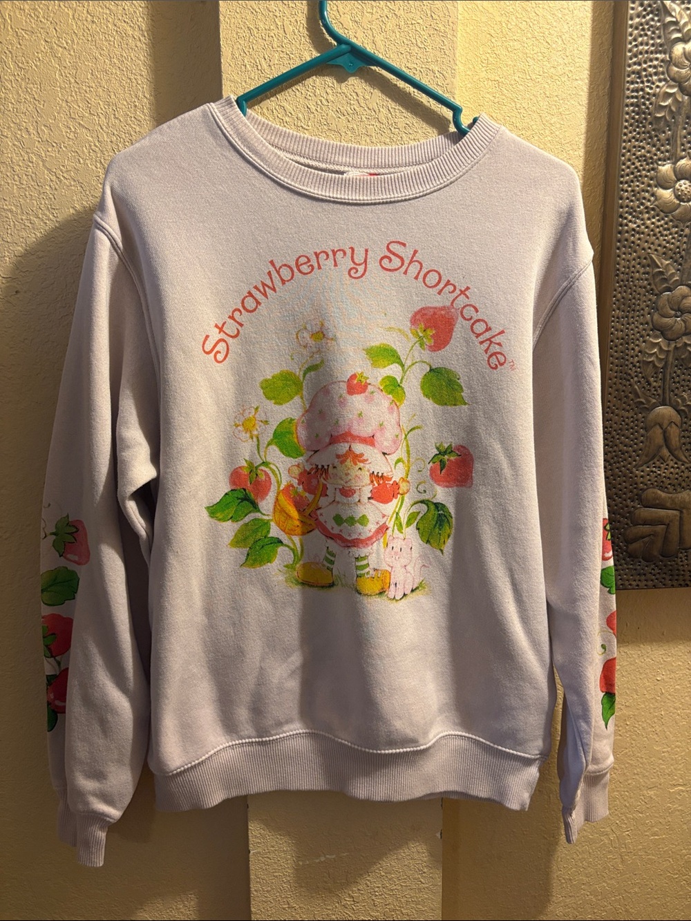 Strawberry Shortcake Retro Graphic Crewneck Sweatshirt - Size L
